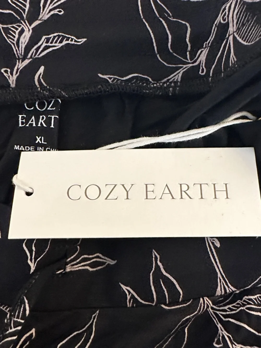Cozy Earth Bamboo Stretch Knit Classic Pajama Shorts Black‎ Botanical New!